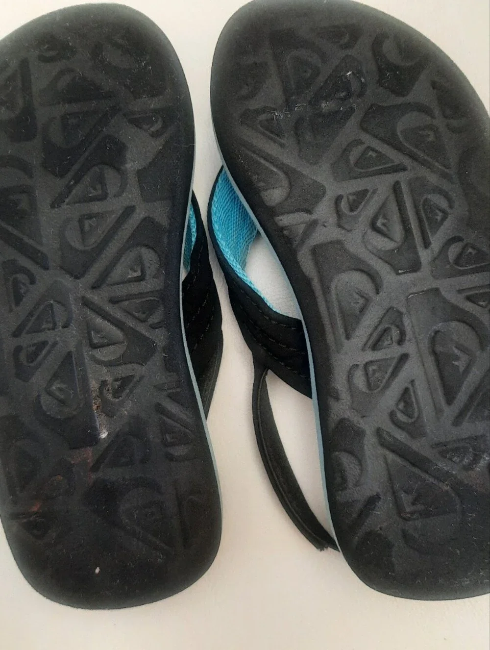 Quiksilver Teal, Blue & Green Graphic Flip Flops